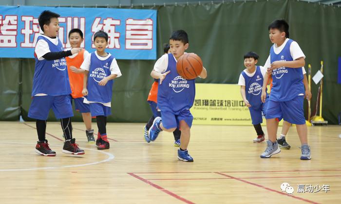 六岁孩子游泳技巧_孩子游泳教程_小孩游泳教学步骤