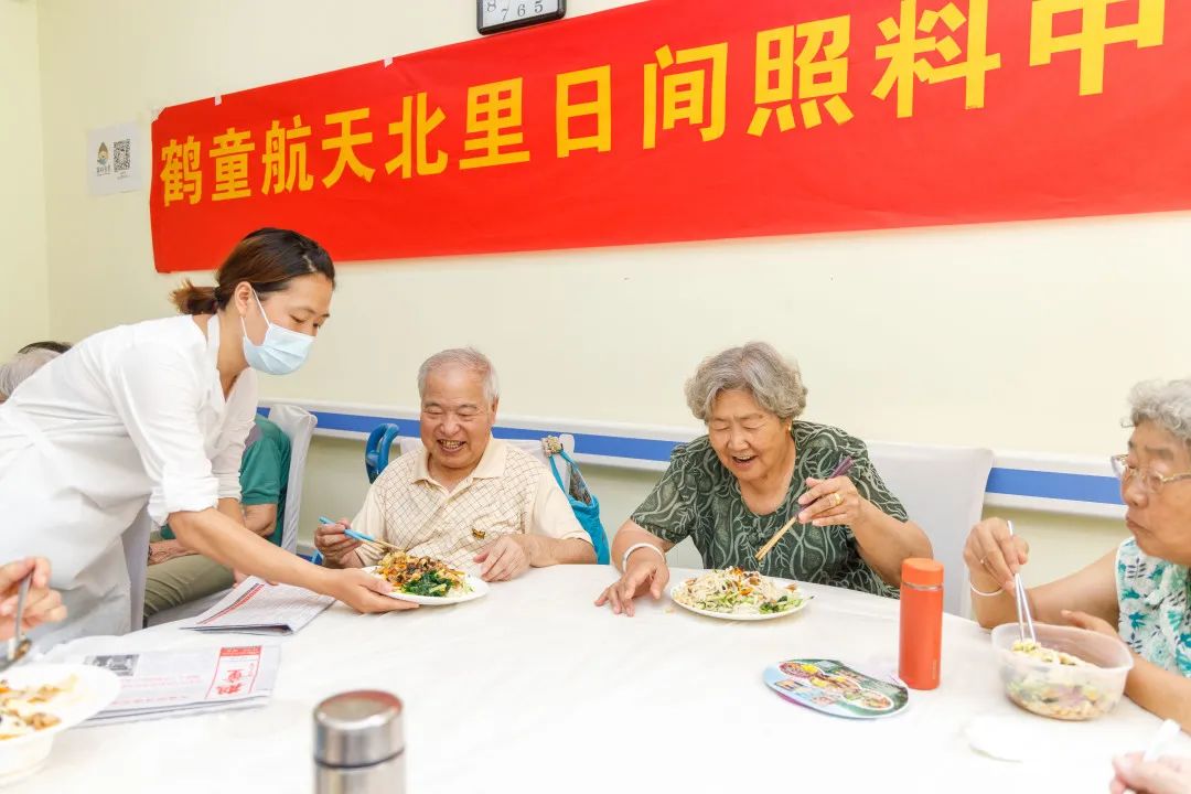 广州举重冠军女孩_广州举重队_广州钟村举重冠军