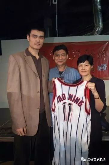 篮球控球基本功训练技巧_篮球的控球技巧是什么意思_篮球控球教学视频