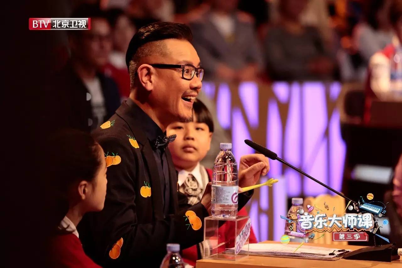 苗族姑娘的特征_苗族小姑娘的生活方式_苗族的小姑娘