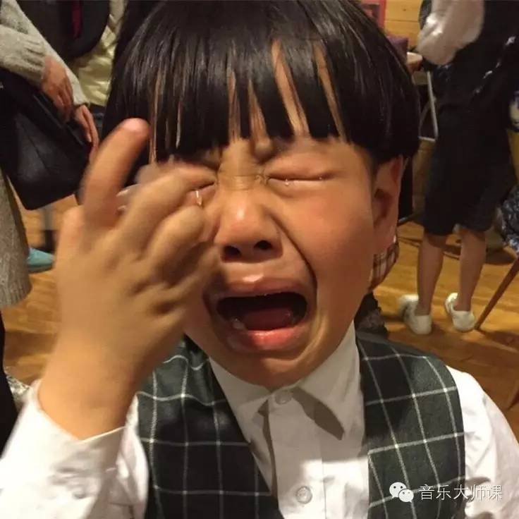 苗族姑娘的特征_苗族的小姑娘_苗族小姑娘的生活方式