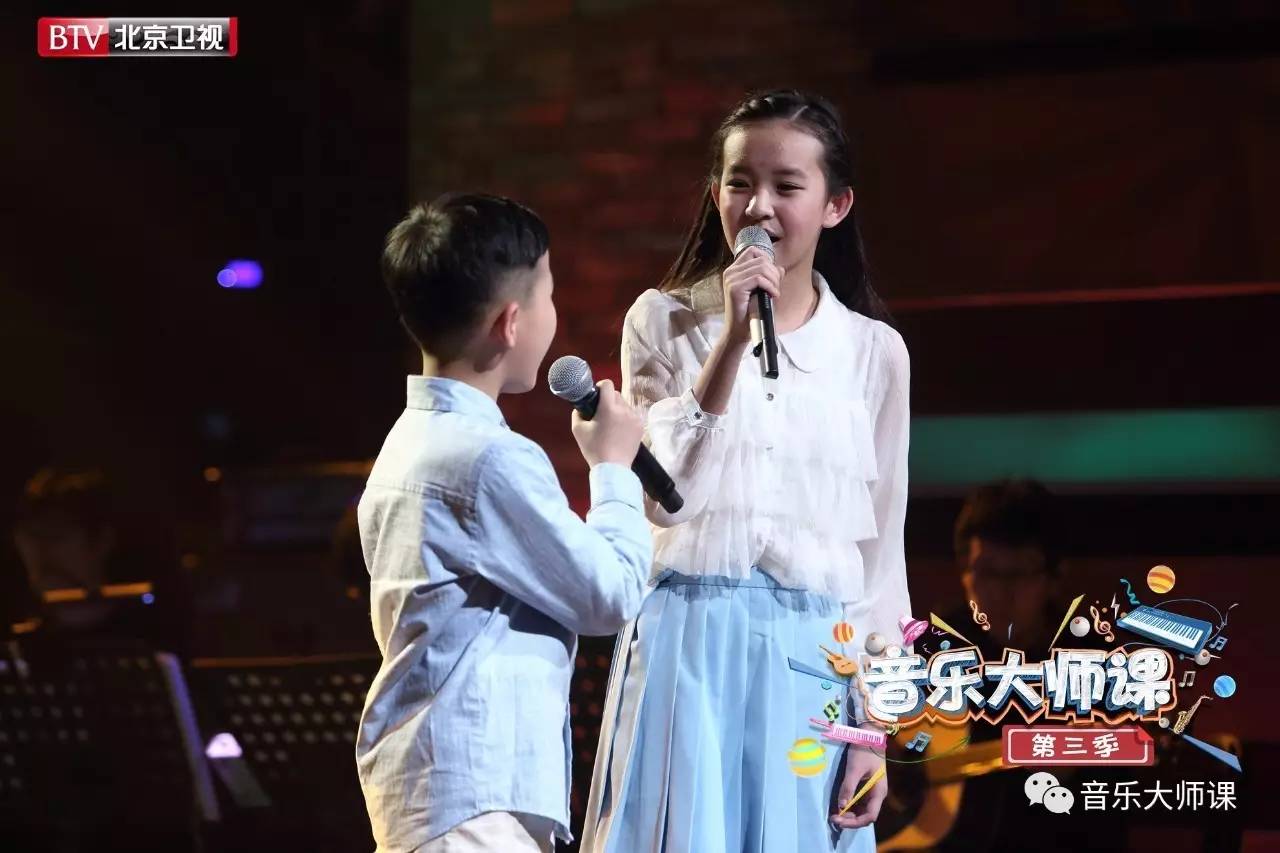 苗族小姑娘的生活方式_苗族的小姑娘_苗族姑娘的特征