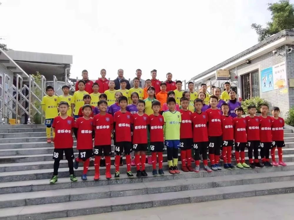 番禺北片中小学足球联赛_番禺北城小学足球冠军2020_广州番禺北城小学怎么样