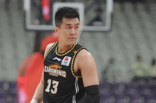 郭艾伦告别辽宁队13号，回顾他的成长经历