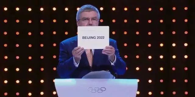 举重冠军得是什么奖项_举重冠军来自哪里_4届举重终得冠军是谁啊