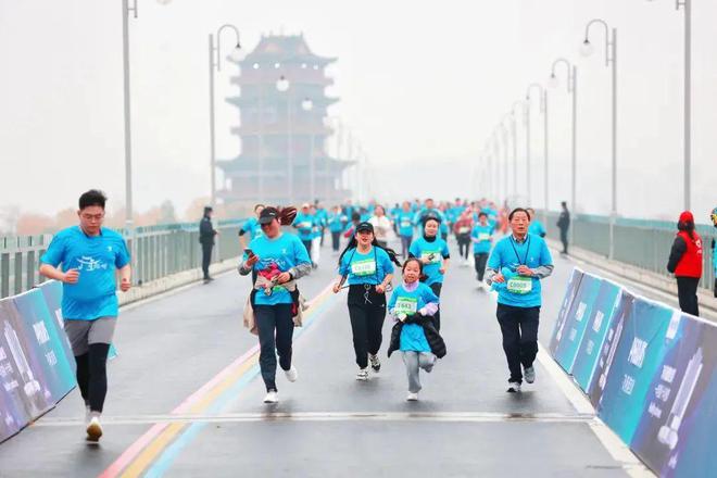马拉松乐跑是多少公里_跑马拉松_马拉松乐跑
