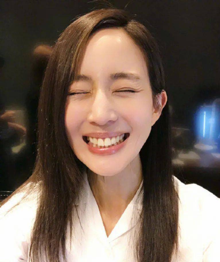 有一个健身短发的女的电影_短发干练明星_短发爱健身的明星