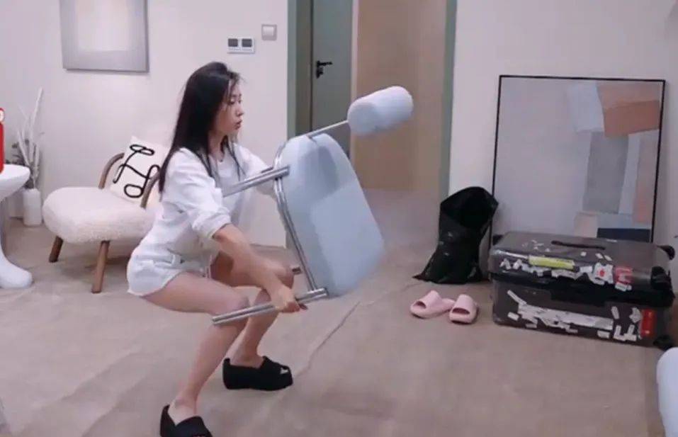 短发爱健身的明星_有一个健身短发的女的电影_短发干练明星